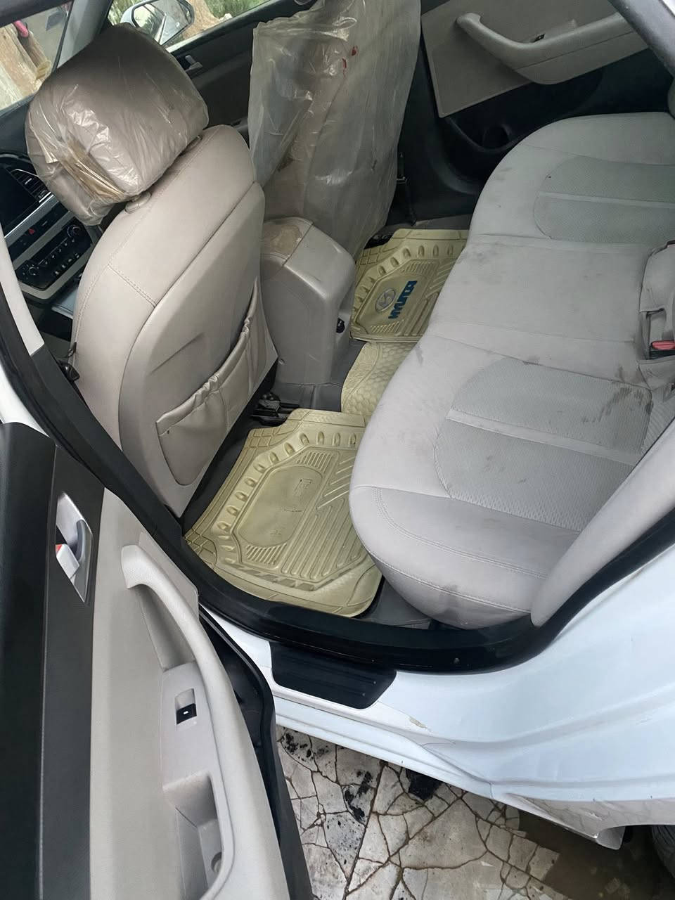 السلام عليكم سوناتا ٢٠١٥ بسمي مكينه ٢٤٠٠ GDi سياره ضررها فقط دعاميه  السعر ١٢٥ وبيها مجال


**إذا كنت صاحب هذا الإعلان وتريد حذفه لأي سبب، رجاءا أرسل رسالة إلى الدعم الفني**