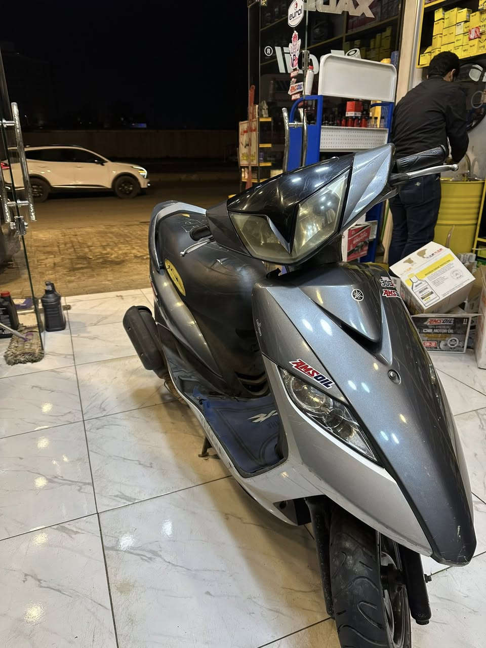 سلام عليكم ثعلب 140 قبل اربع اشهر نازله رمبه الدراجه نوزل ونضيفه كلش ومطالعه شلعه معدل مكينه كهربائيات كلها مكفوله من كلشي وكلش صافيه نكره سلف بكل وكت  
 سعرها٨٥٠ وبيها مجال بسيط *********** خاص موجود
