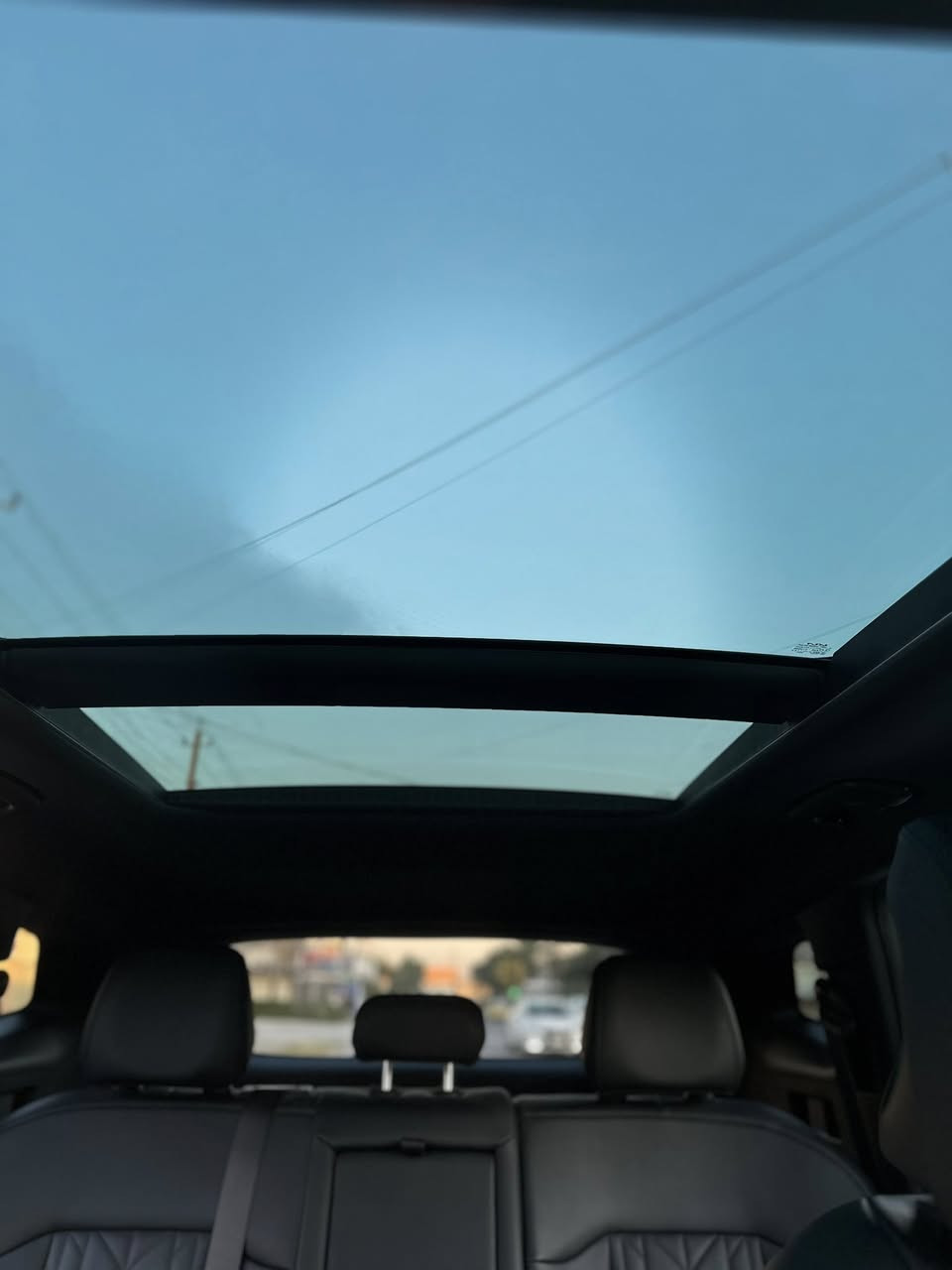 ‏#اللون مميز جدا بلاك كري المطفي
‎‏2023 Kia Sportage X Line

‎ كيا سپورتاج  2023   plug in Hybrid

‎يعني تكدر تستخدم سياره كانما سياره كهربائيه 

‎وتكدر تستخدمها  نظام الهجين 

‎وتكدر تستخدم نظام الوقود 

‎ وتبريد ثلج     

ماشيه56

‎فول  موصفات    

‎مواصفاتها :

‎1-بنوراما

‎1-بصمة  

‎3-شاشة كبيره على طول دشبول 

‎4-كاميرا دوارة 

‎5-رادارات / رادار امامي /رادار جانبي /رادار خلفي

‎6-حساسات خلفي 

‎7-خرائط نظام كيا مفعل بيها اصلا 

‎8-كشنات تدفة‏ 

‎9-كشنات جلد .

‎10-دفع رباعي  نضام جبلي وثلجي وترابي

‎11-نزول منحدرات                                                    

‎12-كشنات كهرباء

‎13-تبريد قطعتين 

‎14-اوتوهولد 

‎15-ويل كروم 

‎16-مسجل ناطق مفعل

‎17-بلوتوث USB ابل كار بلاي والاندروير . 

‎18-حاجب ليد

‎19-نقطه عمياء

‎20-مراة تعتيم

‎21-اشاراة بالمراياة الجانبيه                                     

‎22-فول تحكم ستيرن                                             

‎23-كير ماوس                                             

‎24-اوتو بريك                                                        

‎25-بريك بصمة                                                       

‎26-زنون + Led

‎27-شحن اللاسلكي                                                            

‎28-‏داخل اسود جلد 

‎29-نضام قياده أيكو + سبورت + نورمل

‎30-مثبت سرعه

‎31-تحديد مسار والقياده الاليه 

‎32-دمامات صوت  

‎33-لايت بلادي Led +  زينون ‏دبل زينون اصلى . 

‎34-رادار الخطوط البيضاء 

‎35لايتات اربع عدسات + ليد 

‎‏36-شاشة إلكترونية

‎37-تشغيل عن بعد 

‎‏AUTO HOLD-38

‎‏39-Auto start

‎40-منفذ شحن في المقاعد الأمامية

‎41-تبريد منفصل السائق عن الراكب مع دكتات تبريد خلفية. .

وبعد كومه مواصفات بيها مكان سياره بغداد حي العامل

***********
