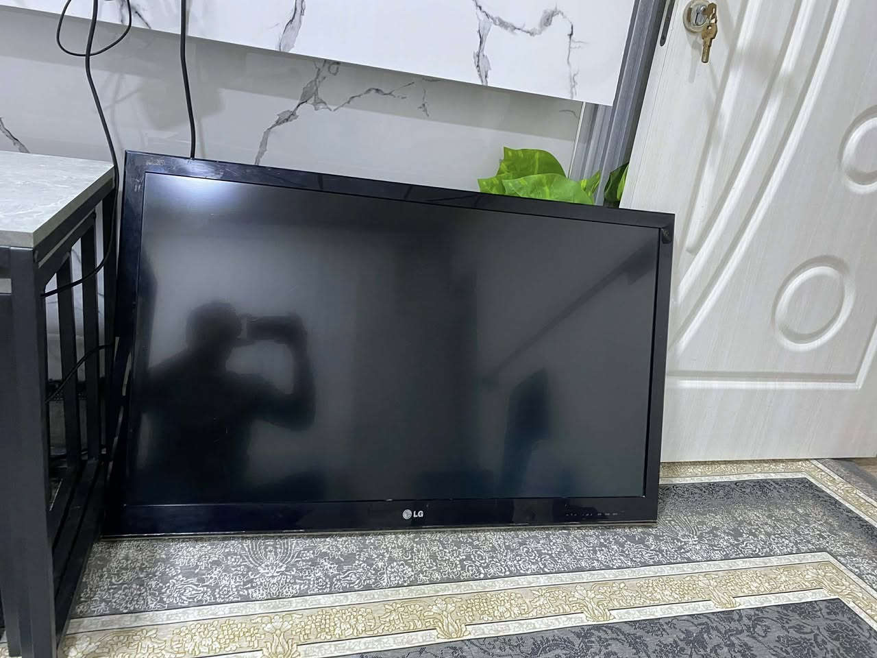 تيفي شاشة 42 ماركةي LG ال جي وةجبةي 1 ليدي كريستال كوري اصلي زور باك و بي عةيبة شوين 3 HD هةية بة زةمان بو نرخ نامة بنيرن يان تيل بكةن ***********
