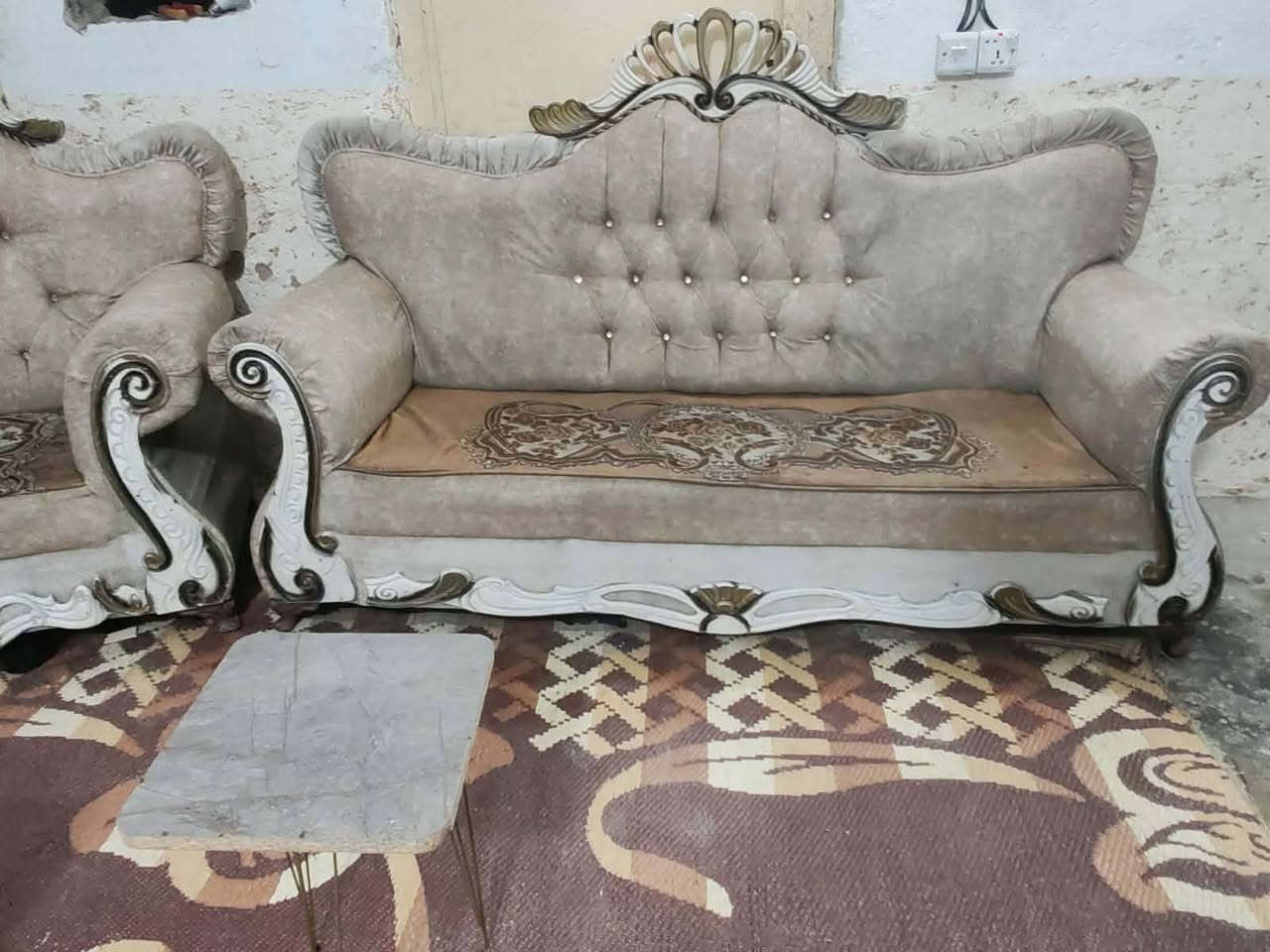 تخم ملكي 10 مقاعد نضيف  تزكام خشب بلوك اسود اخو جديد مابي اي ضرر سعره 300 وبي مجال مكاني كاضميه يوجد توصيل بكروه *********** يوجد واتساب
