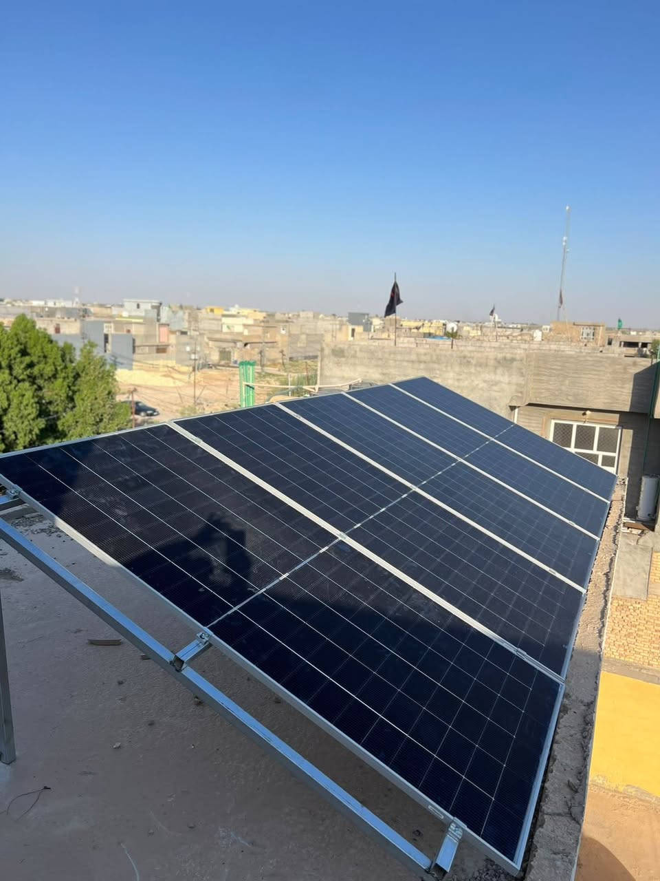 اليوم الأربعاء الموافق 15/07/2026
تم بعون الله إكمال نصب  وتشغيل منظومة للطاقة الشمسية في #قضاء #بلدروز.  
_ تجهز 10 أمبير نهارا  10 أمبير ليلا وتتكون المنظومة من:-
1-ألواح شمسية عدد 5 قدرة اللوح الواحد 640 واط
2- بطارية نوع ليثيوم قدرتها 10 كيلوواط 
3- أنفيرتر  قدرته 6 كيلو واط
4- بورد خاص بالمنظومة متكامل الحماية
5- هيكل حديد مغلون مقاوم للصدا

#ملاحظه: لانعمل ببطاريات التجميع الرديئة

بإدارة كل من
#عمر #ياسين
#حسن #شيرازي
للأستفسار أكثر الأتصال او مراسلة الأرقام  التالية. ‏
***********
***********
