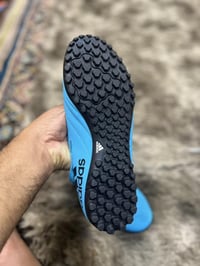 أديداس أصلي بالة  نظيف جدا  قياس 43وربع 27ونص طول القدم  السعر 40 توصي...