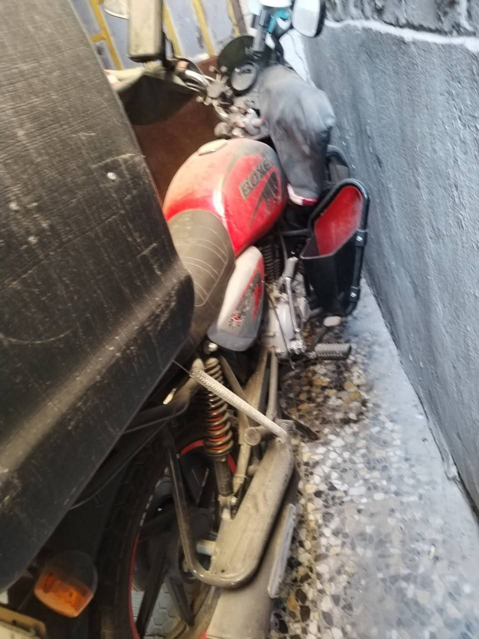 سلام عليكم بوكسر للبيع موديل 2023 دراجة متروكة وشغلته وخير من الله
بغداد حي عامل 
***********
***********
