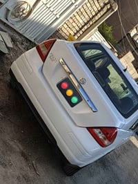 نيسان فيرسه • ٢٠١١ • وارد امريكي