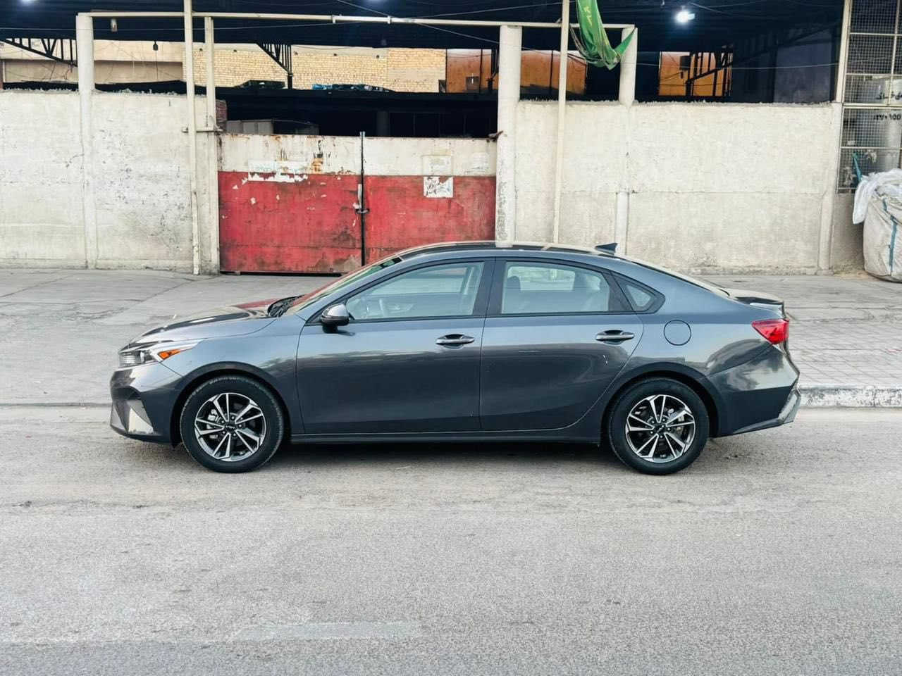 السلام عليكم شباب فورتي 2024
ماشيه30ميل وقابله للزياده سياره جديده حادثه البمريكه الحوض الخلفي وقبق جنطه مصبوغ وجاملغ خلف سائق مصبوغ +باب خلفي خلف سائق مبدل الباقي كفاله عامه بجم كبس مواصفات الفورتي معروفه تثبيت كروز سرعه + تحديد مسار  شاشه جبيره تدعم الكاربلي  السعر 150وبيه مجال بسيط  عنوان بغداد الشعب ***********
مكلف بل النشر
