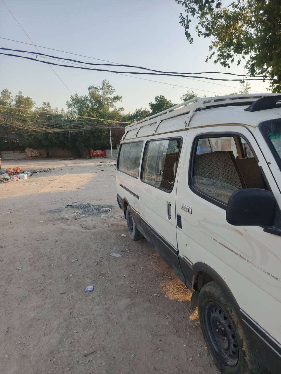 السلام عليكم  سيارة ٢٠١٣ للبيع فاتون موصليه ماعليها اشاره حداديه ومكينه جديده  سياره جاهزه لشغل السعر ب ٢٢ وبيهه مجال  الاستفسار  ع الرقم***********

