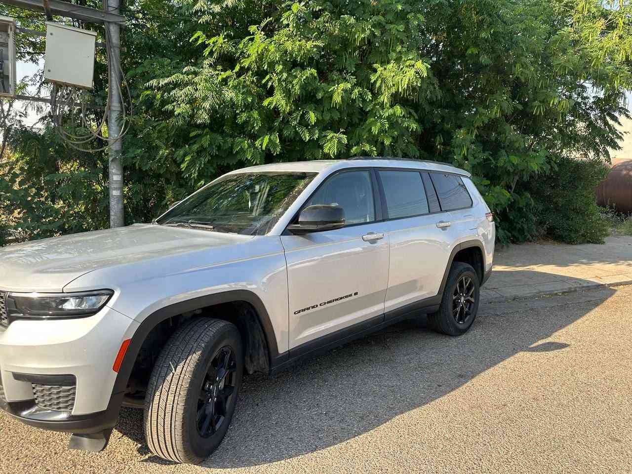 Jeep Grand Cherokee Altitude 4x4
مواصفات (Altitude 4x4)
واحد باب صبغ بدون دواخل بدون ارباك
ماشي (31.000)
سعر ; 265 $
Vin: 1C4RJKAG3R8549069
مكان اربيل قريب من ماجديموول
Whatsup; 
***********
***********
..........
Jeep Grand Cherokee Altitude 4x4
مواصفات (Altitude 4x4)
یەک پارچەی سبووغە بێ ناوگرتن بێ ارباگ
ماوەی ڕۆشتن (31.000)
سعر :265 $
Vin: 1C4RJKAG3R8549069
شوێن : هەولێر نزیک ماجدیموول
Whatsup; 
***********
***********
