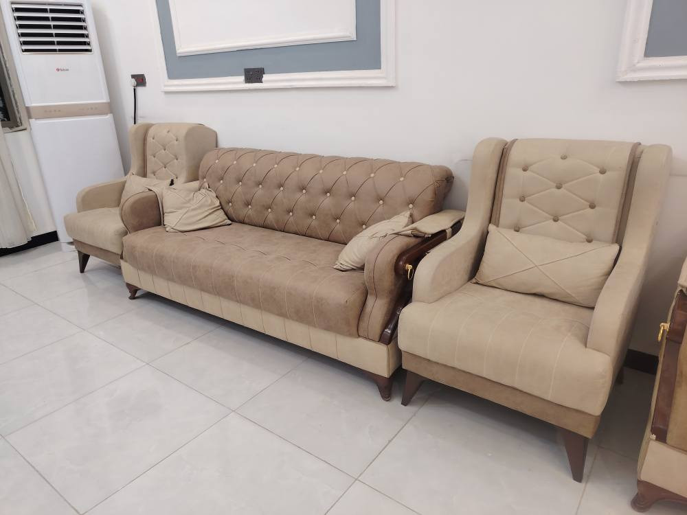 السلام عليكم ورحمة الله وبركاته تخم تركي ١٠ نفرات ستخدام نضيف مع كوشات
*********** السماوا, المثنى
