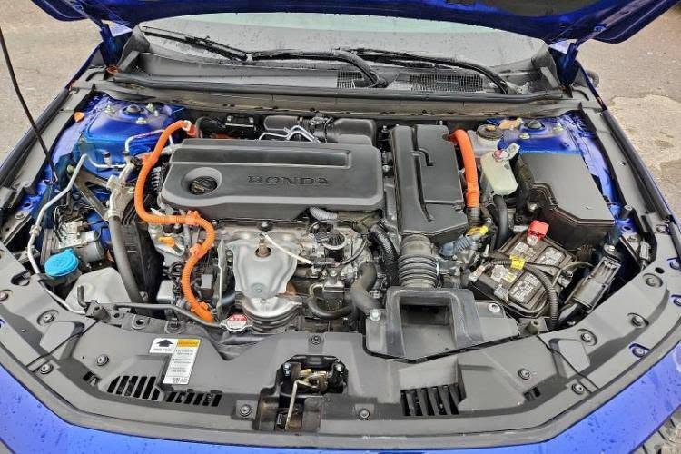 السلام عليكم شباب هوندا اكورد 2024 وارد امريكي
‏Honda accord hybrid sport 2024. 

       حجم المحرك : 2000 sport هايبرد

ضرر السياره :موضح بالصورة
        
حالة اليرباك : بردة وراجعة

المسافه المقطوعه : 12الف

#مواصفات

• مكينه 2000
• شاشة كبيرة
لون السياره :ازرق
•فتحه
• كاميرا خلفية 
•3 انظمه قياده
• كرسي كهرباء  
• رادار امامي
• مانع تصادم
• محدد مسار 
• تصحيح مسار
• شفتات بالستيرن
• مثبت سرعة
• مانع انزلاق
• دخول ذكي 
• إنارة ترحيبية
• هاندبريك كهرباء
•لايت عدسات زينون
• نظام اوتو لايت Auto
• لايت العالي زنون 
• حساسات مطر 
• حساسات دخول الإنفاق
• حساسات ضغط هواء الإطارات
• أوامر صوتية
• 3 أنظمة قيادة (eco, ev, sport)
• بلوتوث
• مدخل USB + AUX 
السعر : 160$ وبيهةمجال
علمآ السياره مكمركه وتسجل بااسم المشتري 
مكان السيارة دهوك معرض ارض السلطان
تفاصيل اكثر هذا رقمي ***********
