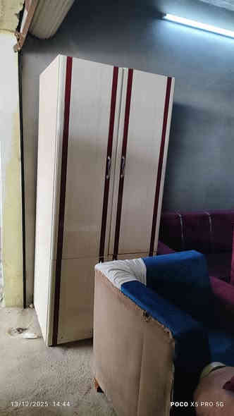 متوفر اغراض مستخدم و متوفر قنفات للبيع 
تلول ناصر الشارع العام قرب مفرق الشويرات 
للاستفسار مراسلة الصفحه او الاتصال ***********
واتساب ***********
