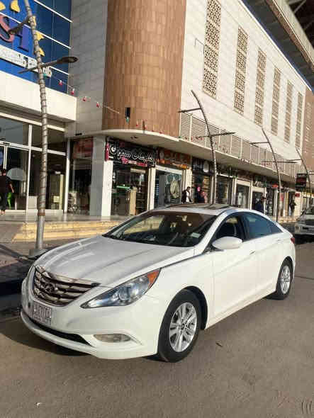 سلام عليكم سوناتا للبيع مديل 2012  لا تقارنهه بل مهجومه سياره وارد امريكي حادثه مدكر وشويه من البنيد ونفسهن راجعات فول مواصفات لل اخير كلشش مزوعه  فتحه بل قماره كشنات تدفئه تبريد بل كشنات وره وكدام تحكم استيرن دواخل بيجي ورصاصي سياره حيل جديده وما متعوبه مال جناي مكينه كير حداده  تبريد ابلاد كله مكفول شرط مكينه والكير اذه محطوط عليه صبانه مرجوعه  تخم تاير  وتوه مسويله ادامه عامه توه قبل سبوع سعره 117 وبيه مجال قليل للشراي وانه خادم سنويه ما منتهيه بعدلهه اهوي تريد تحويل تريد وكال خادم  (لحد يراسل اتصل وتدلل)***********
