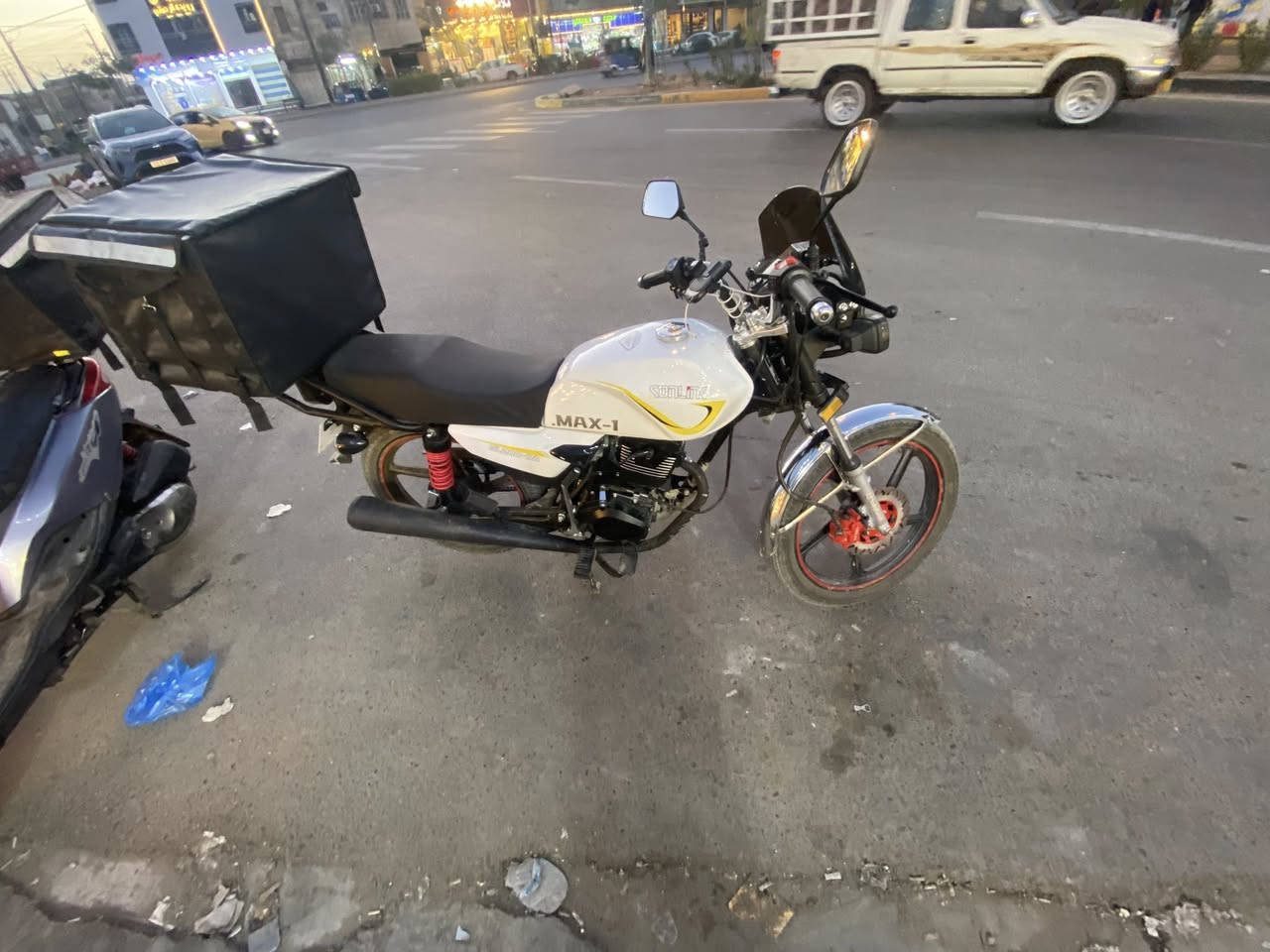 سلام عليكم دراجه سونك ماكس موديل2025/12دراجه برغي واحد ما مفتوح بيه شتريته كلت اطلع بيه عله باب الله وشغله ما عجبتني ومثالي هواي مأخذه والله  ولا غسلته وصورته ولا اي شي هاي دراجه شوفت عينك جديده بعنه الكلمه تاخذه كامله كلشي ما افتح منه رايده مليون وبيه مجال شراي يتصل ***********واتساب فقط
