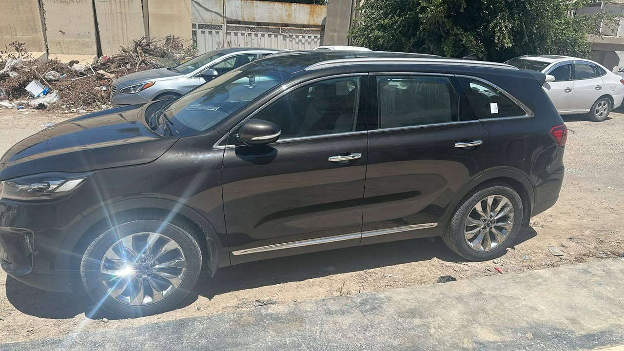 السلام عليكم من رخصه الادمن المحترم سورنتو خليجي ٢٠٢٠ رقم بابل الجديد باسمي ماشيه ١٣٠ الف  مكفوله كفاله عامه فول مواصفات عدا الفتحه الون جوزي بيه مجال 
السعر ٢٥٥ ورقه 
الهاتف *********** وتساب
