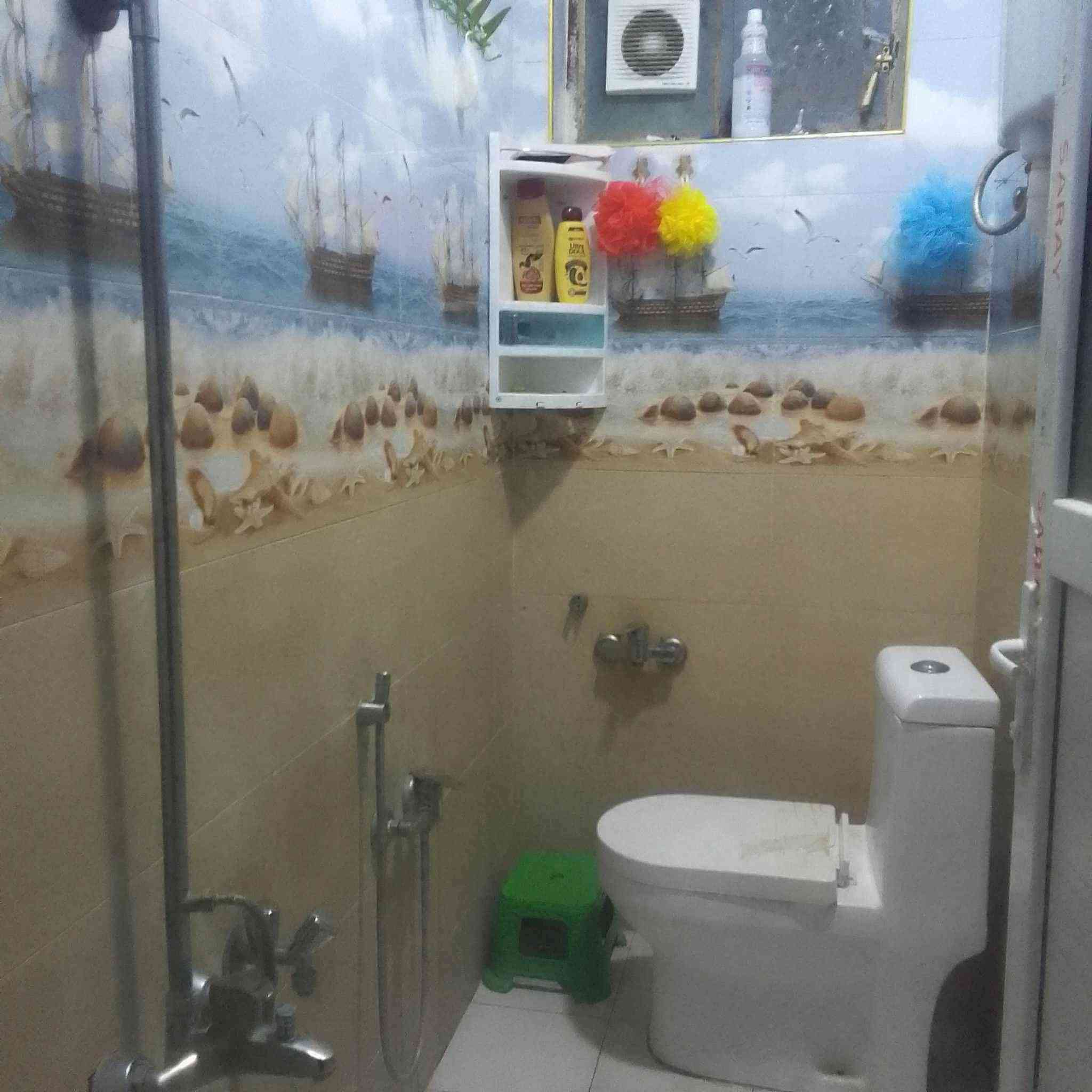 دار 100متر في حي القدس خلف الكراج للبيع 
ابو احمد ال شليج ***********
