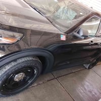 للبيع فورد اكسبلورر بوليسي موديل 23 ضررها تبديل بابين عكس السائق نفس ا...