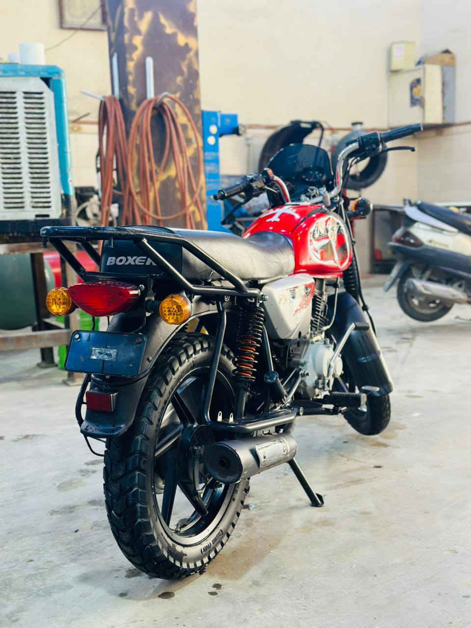 سلام عليكم
بوكسر جبلي اوراق اصول7ورقات وقرص 
كفاله عامه بلديه خير من الله
موديل 23
بغداد المحموديه 
***********
‭0787 066 6269
