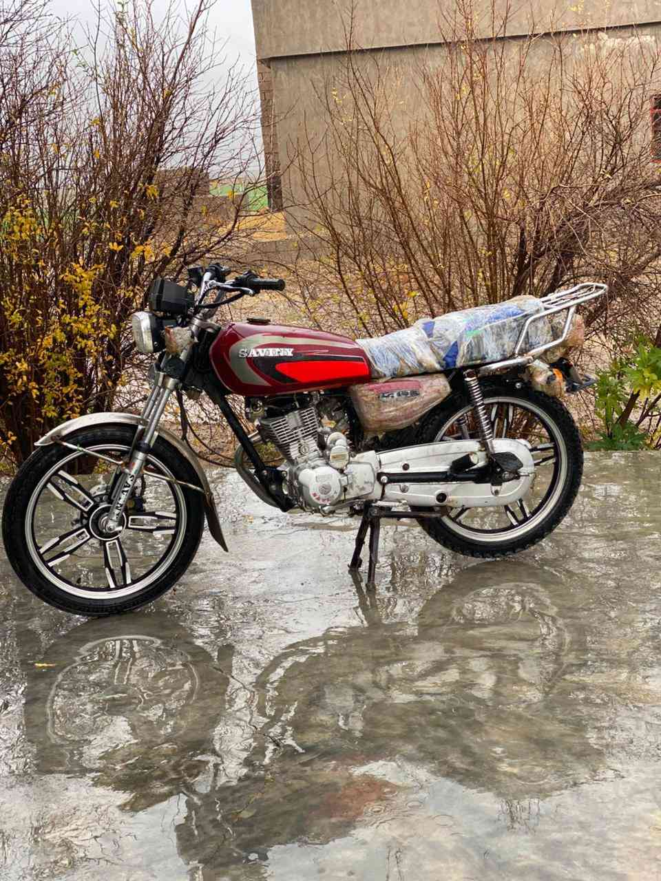 سلام عليكم ماطور للبيع موديل 2020 سيفان 5كير 
محرك مفتوح ومعمر السعر 425
***********
