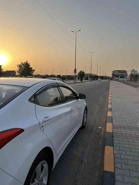 سلام عليكم النترا 2014 خليجي محرك 1,600 سنويه ساقطه 
فول عدا الفتحه 
سياره بيها قطعه بنيد وبارد بالجاملغ مال السايق شبر 
وصارت بيهه ضربه قبل كم يوم بالباب خلف السايق وشويه من الهلال سويته بارد وبعدني ماصابغهه 

تبريد ثلج 
مكينه وكير وحداديه جديد 
سياره مابيهه اي نقوصات 

سعرها 100 وبيها مجال 
رقم للاستفسار *********** واتساب
