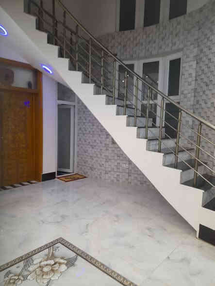 بيت للبيع حي القادسيه 
بناء حديث ودرجه اولى 
المساحه 133 متر 
واجهه 6 متر و 63 سم
مسلح وطراز حديث 
3 غرف نوم + استقبال + مطبخ حار و مطبخ بارد + صالتين + استقبال + ثلاث مجاميع صحيه 

للإستفسار الاتصال على الرقم ***********
