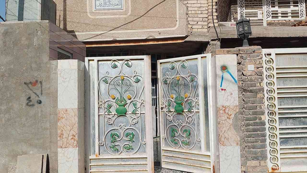 السلام عليكم بيت 90 متر طابق واحد ترميم 2020 الجريخي مقابل جامع النبي اسماعيل بضهر مدرسة مالك الاشتر الابتدائية البيت مجاور الساحة وياه حديقة وكراج سيارة السعر خاص او الاتصال على رقم صاحب البيت ***********
