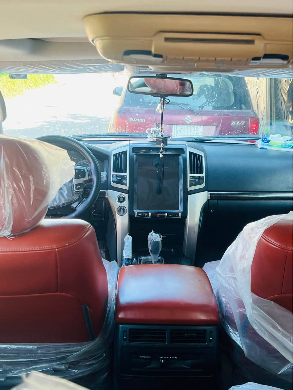 لاندگروزر 2009
السيارة جاهزه ونظيفه مال جناي 
دواخل جلد ، تخم تاير جديد ، صدر جديد،ديفيدي بالقمارة
رقم بغداد دولي بأسمي، المكان بغداد
فول معروفة مواصفات الاندگروزر،  
السعر/(260 )وبيها مجال حك الجيه
غير متوفر على الفيس 
الرقم/ *********** بغداد, العراق
