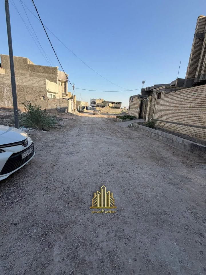 بسم الله الرحمن الرحيم
تسلسل ( 3294 )
بيت للبيع في الفلوجة
حي الشهداء قرب مجمع البرديني 
المساحة : 250 م
الواجهة : 12.5 م
النزال : 20 م
الشارع : 10 م
طابقين 
مكون من خمس غرف نوم 
صالتين 
استقبال
مطبخ 
كراج 
حديقة 
نوع الملك : طابو صرف سند 
بإسم شخص واحد
السعر: 250 مليون وبي مجال
للاستفسار : مراجعة 
#مكتب_مصطفى_الحلبوسي_للعقار
قرب مجمع الشفاء مقابل مرور الفلوجة 
للاتصال : *********** 
#عقارات_الفلوجة #عقارات_العراق #مصطفى_الحلبوسي
#الحلبوسي
