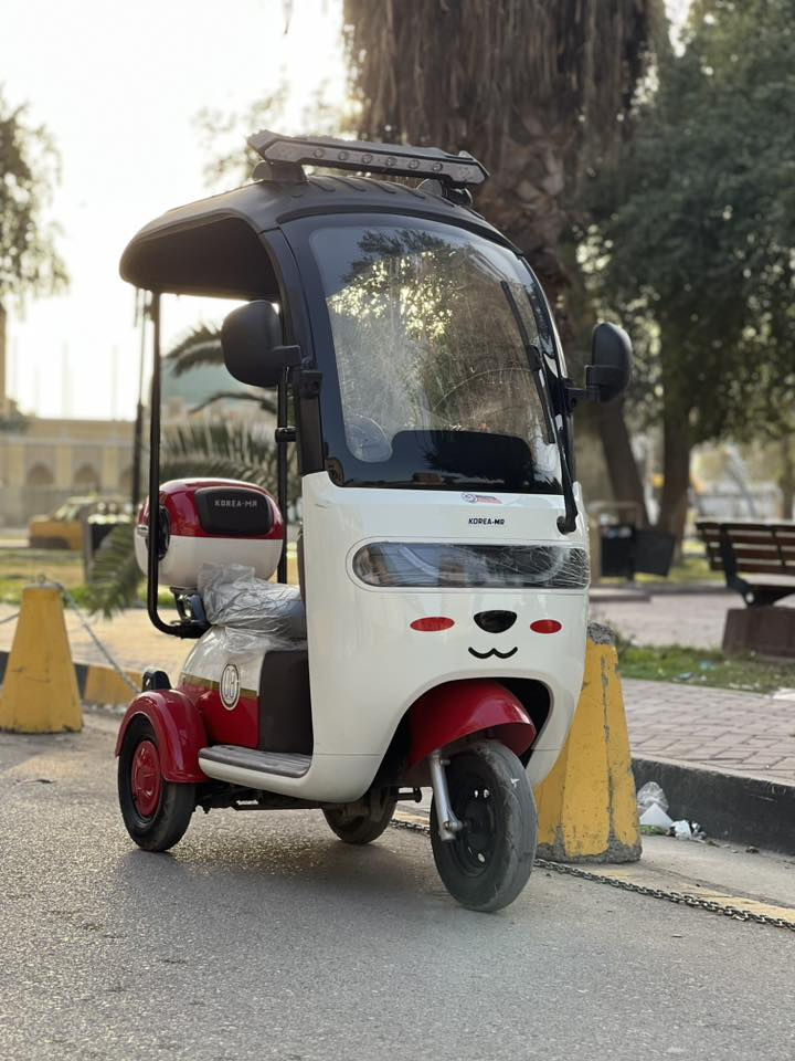 سلام عليكم شباب دراجه  تكتك ثلاث عجلات اللبيع دراجه زيرو زيرو بعدها استخدامها 12يًوم  فقط وصل شراء موجود دراجه بعدها زيرو كل غراضها كامله وجاهزه تجي وتفحص وشوف بعينك كل عيب ونقص مابيها. مواصفاتها تخبل 

الموديل 2026
بطاريات5 دبل  
النوع 3عجلات 
السرع 1.2.3
قمريه تحمي من الحر ومطر 
تشغيل عن بعد 
جهاز انذار السرقه 
بريكات 3 بل رجل وثنين بل أيد 
بلوجكتر فوق قماره 
سماعه بلتوث بيها 
شاشه تاك تعرض الكً كل عطل 
دراحه كلش نضيفه ومهتم بيها بعدها وكاله 
لونها مميز كلش 
دراجه تناسب جميع الذواق 
ماسحه اماميه ال مرايه 

سله خلفيه 
اشاير رباعيه
تايرات جوبلس 
بريكاتها بل مكان 

اي استفسار اتصال 

***********
العنوان بغداد
