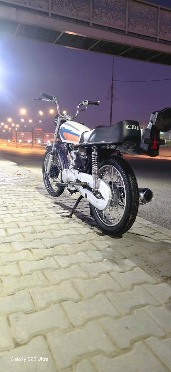 دراجه للبيع اوصلي سبع اوراق 
مابيه اي نقص الدراجه بيعت محتاج  محركها سيجي نامه والنضافه كبال عينك لا داعي للكلام 
سعرها 850وبيه مجال حك الجيه 🤞
*********** واتساب 
🖐
