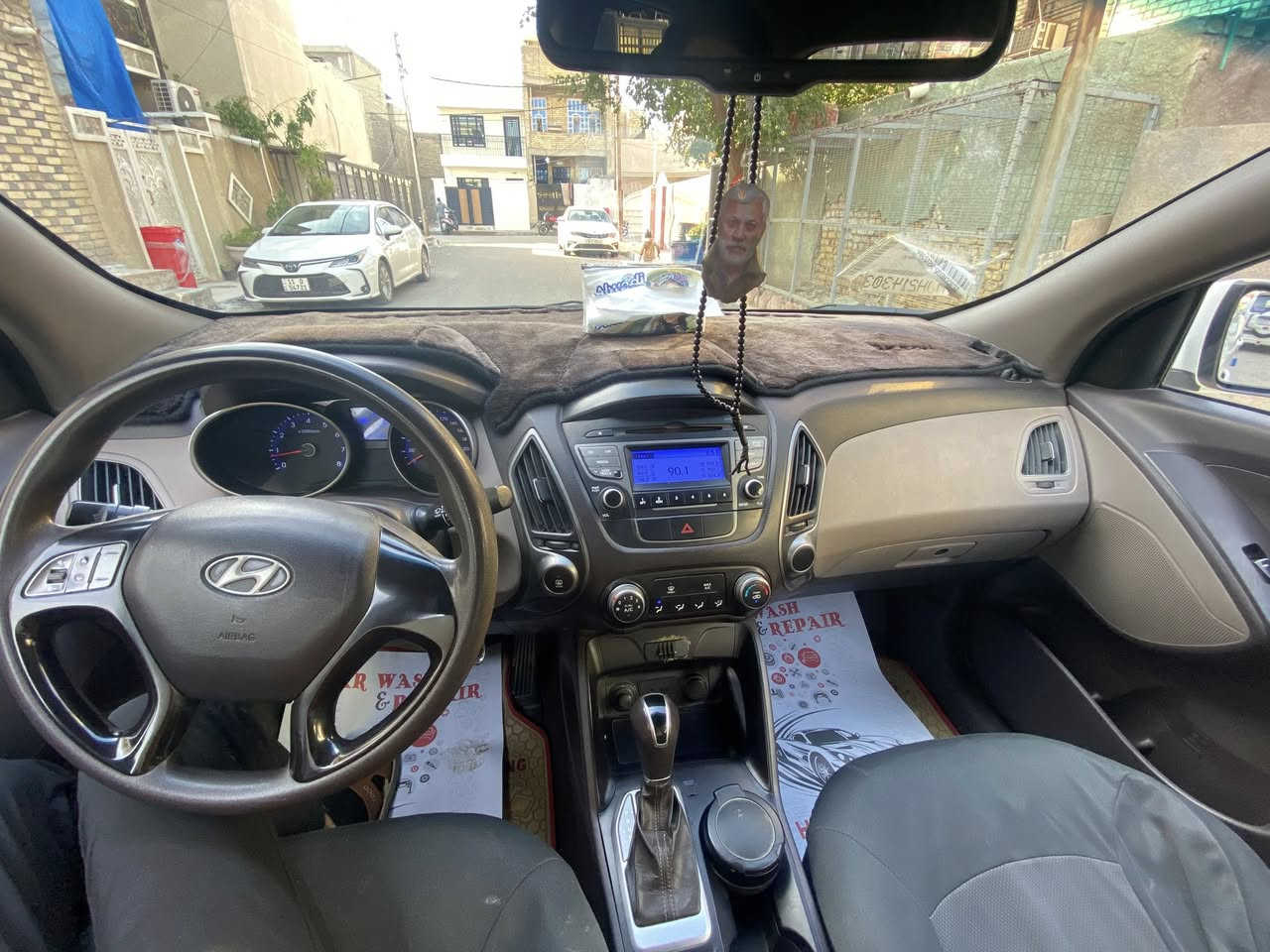 السلام عليكم 
توكسان موديل 2015 خليجي مكفولة كفالة عامة ما عدا الواضح بالسونار 
السونار مروفق مع الصور 
 مكان السيارة بغداد 
للتواصل 
***********
