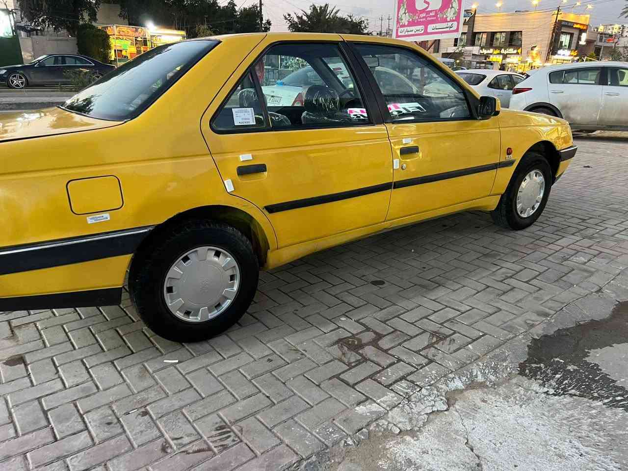 للبيع فقط بيجو جيلكس موديل 2012 
تراي زيرو ماشية 170 حقيقي 
كير مكينه وتبريد حدادية تخم تاير جديد 
بيها صبغ قطعة وحده وهلالات فقط 
مكاني بغداد شهداء البياع السعر 37 بيها مجال 
لاتصال ***********
