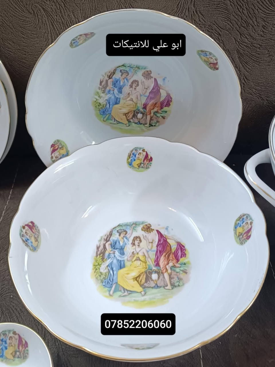 � طقم 78 قطعة
ألاميرات الثلاث أصلي - تحفة من الماضي 
 قطعة نادرة تجمع بين الفخامة والتاريخ؟
طقم كامل أنتيك صناعة تشيكوسلوفاكية أصلية
بزخرفة فنية ذهبية ورسوم كلاسيكية ساحرة

 الطقم كامل جديد غير مستخدم


**إذا كنت صاحب هذا الإعلان وتريد حذفه لأي سبب، رجاءا أرسل رسالة إلى الدعم الفني**