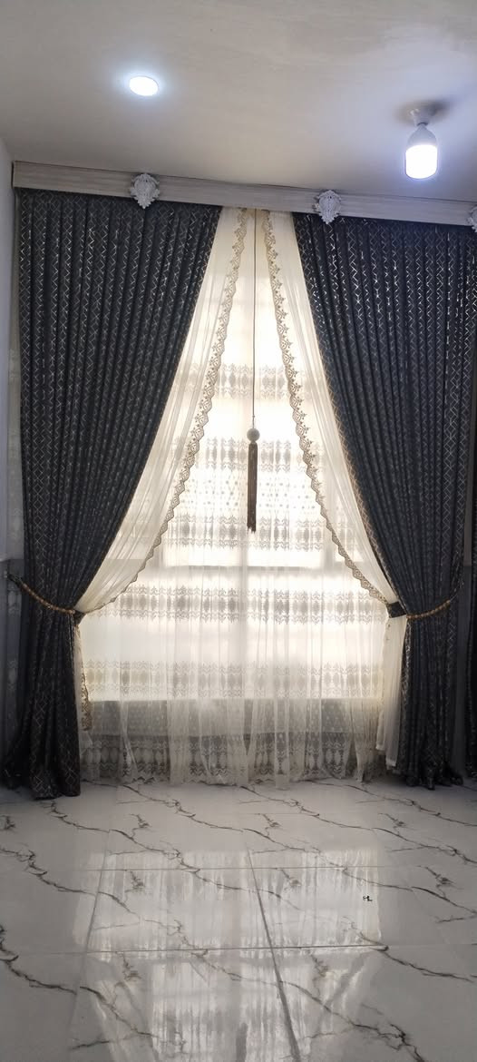 بردة استقبال ارتفاع ٣ وربع
نضافتها مبينه بالصوره ***********
