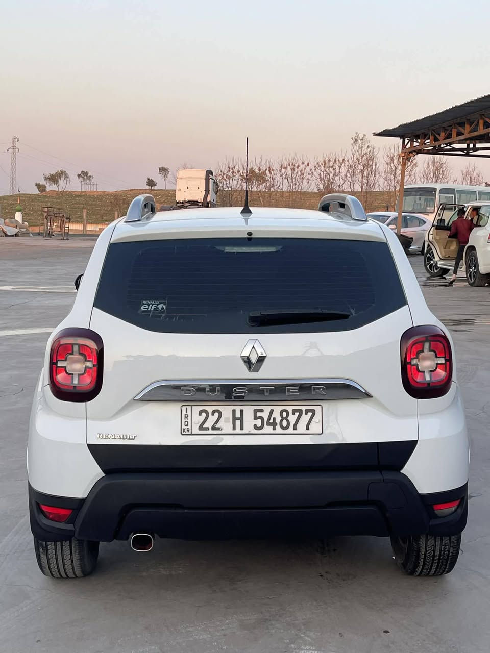 رينو 2018 كير عادي. بدون صبغ بدون    رقم سنه وية جديد رقم موبايل***********
