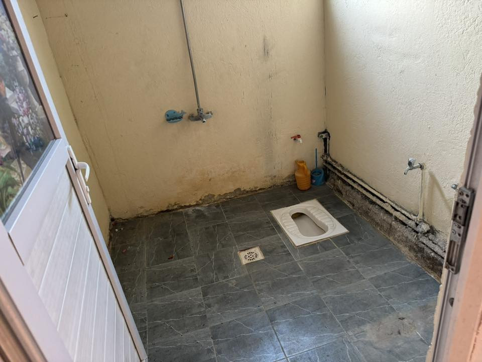 بيت للايجار
100 م مستقل
غرفة نوم مطبخ صالة وصحيات 
شهداء البياع قرب مدرسة الفيحاء 
الايجار / 350 
***********
