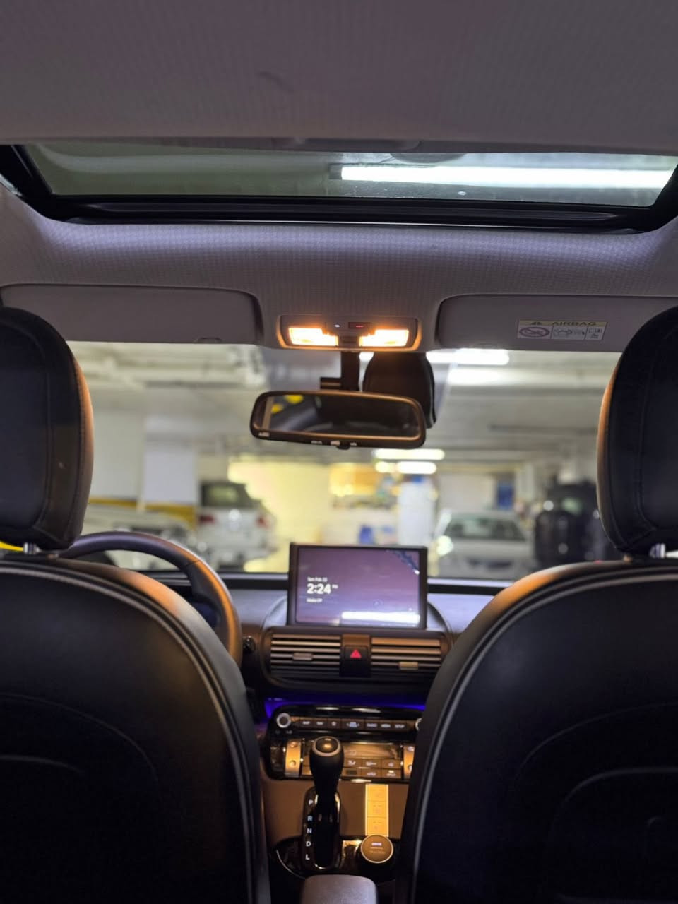 هونداي كاسبر موديل ٢٠٢٣ ماشيه ٢٤ سياره كلش جديده بيهة ربع جاملغ وداعميه مبدله نفس لون سياره فول للاخير اربع رادارات وفتحة سعره ١٢٥ ورقه وبيهة مجال بسيط مكاني بغداد الكراده رقمي ***********
