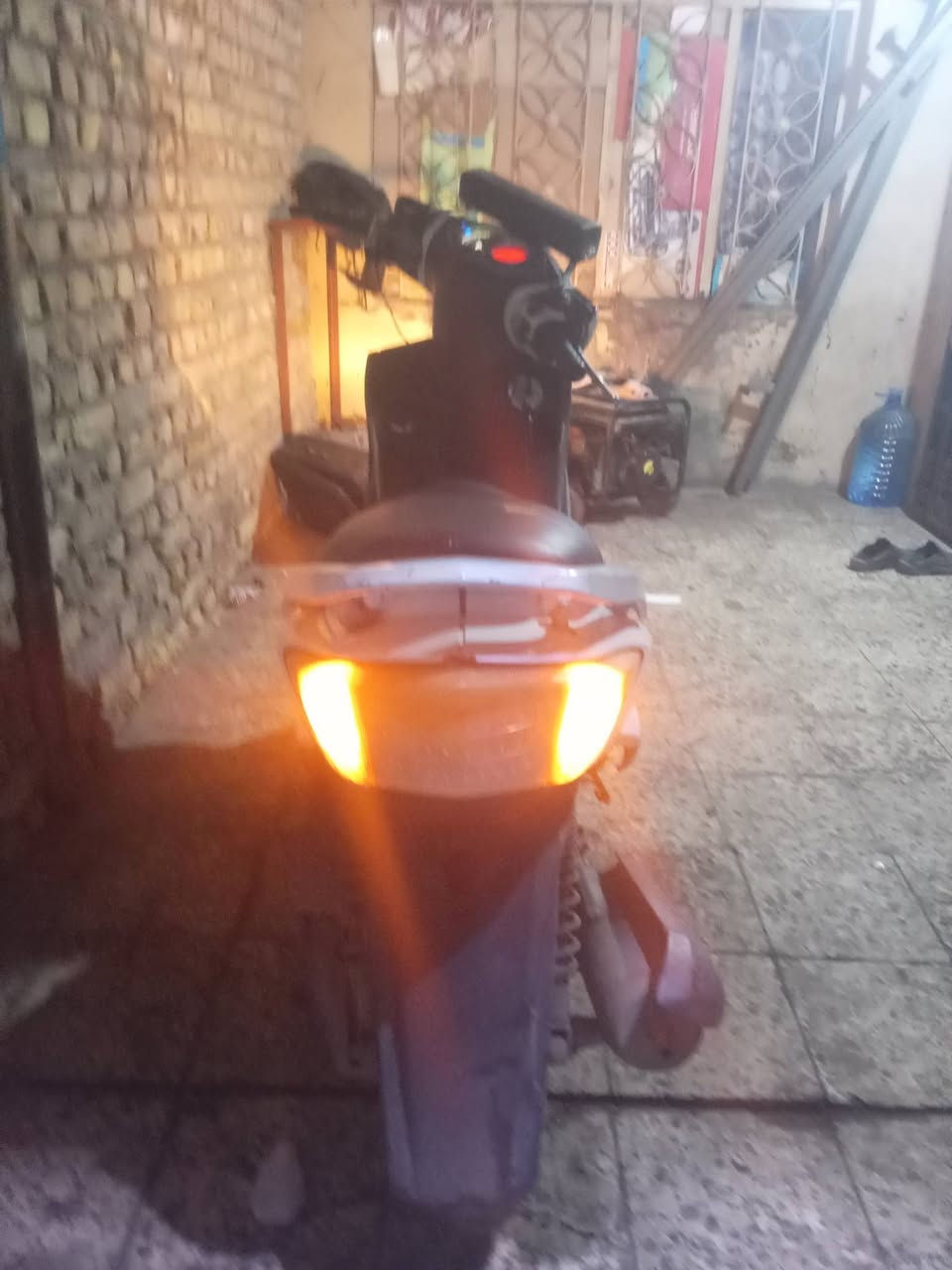 السلام عليكم.
دراجه سكنس فحل كاملله من كل شي 

الدراجه كابريتر. الدراجه خير من الله

الدراجه نكره سلف ب اي وقت تجي نكره

الدراجه فقط بيهه صوت تفيلس يسوونه ب 10 الاف

الدراجه كل كهرباءياتهه شغاله كلهه لايتات اشاير هورن

الدراجه معروضه ب 350 وبيهه مجال حق الجيه فقط

للستفسار. *********** متواجد ب كل التطيقات 

. 
.. مكلف ب النششر.. 

طبعا من رخصه لادمن..
