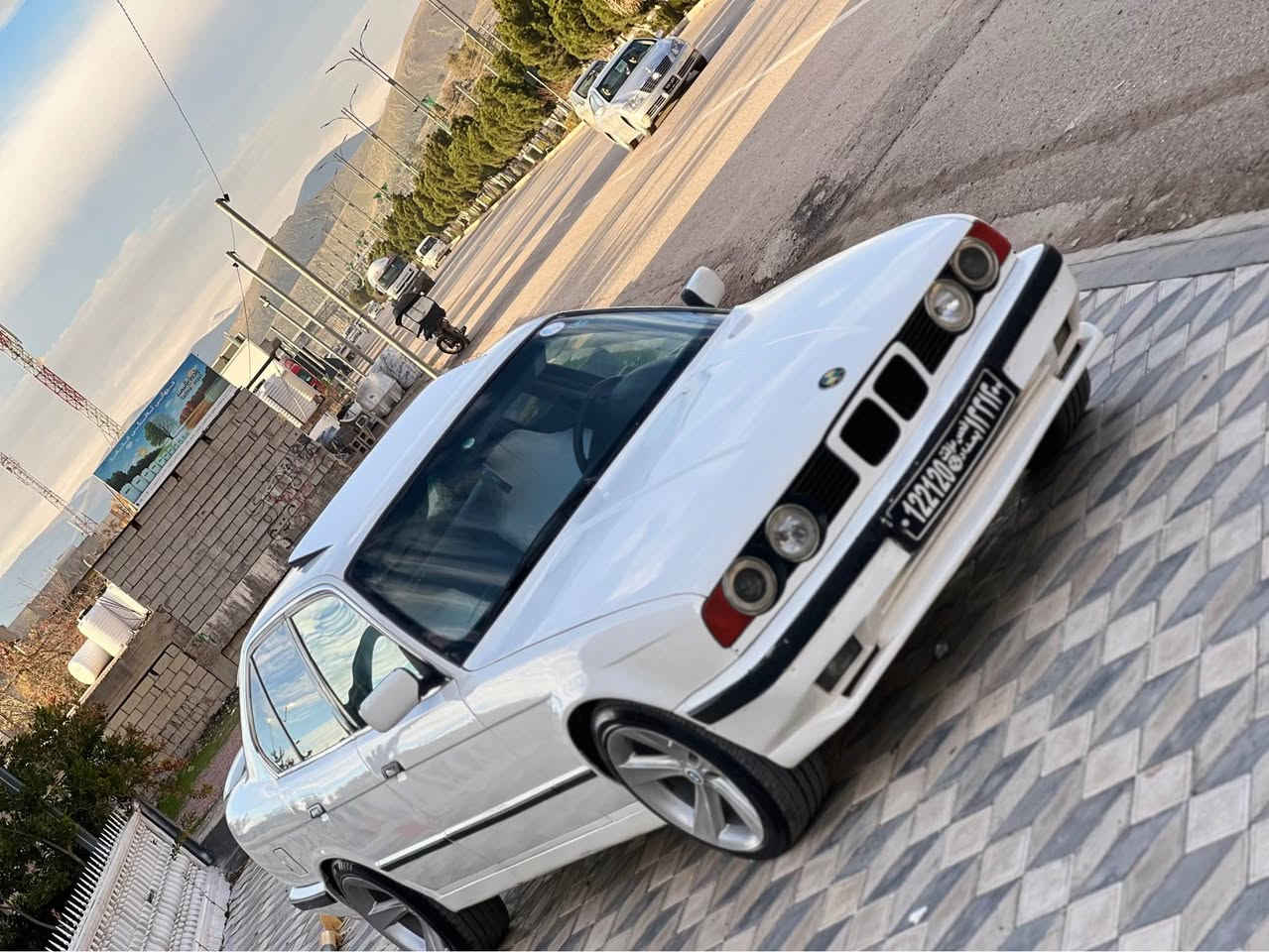 سەرەتا بەناوی خود......
بیئێم 520 گێر عادی ئارم پلاستی سلێمانی مۆدێل 1991 ئارموو ئەوەلیات موس براوە بەشەرت تەقەو رەقەی نیە کارەبای مەزبوتە ویل هامانی دوسایز 18 لایت عەڵقە 2جام کارەبا سڵایت گێچ عەڵقە ئاوینە کارەبا و ئاوێنە گوێبەرخ گێرو مەکینەی بەشەرت 
ناونیشان.....سەیسادق 
سێعر....37گڵاو کەمێک مەجال 
ژ.م.....***********
وەتسئاپو ڤایبەری لەسەرە السليمانية, العراق
