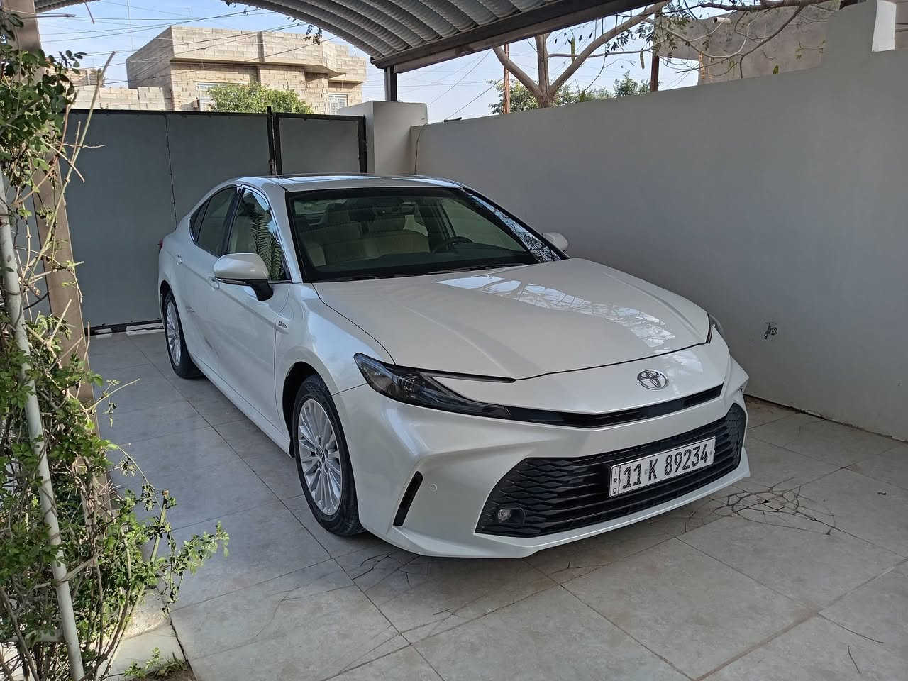 كامري 25  رقم بغداد مقترض وكفيل بيت واحد  السعر  اتصال ***********
