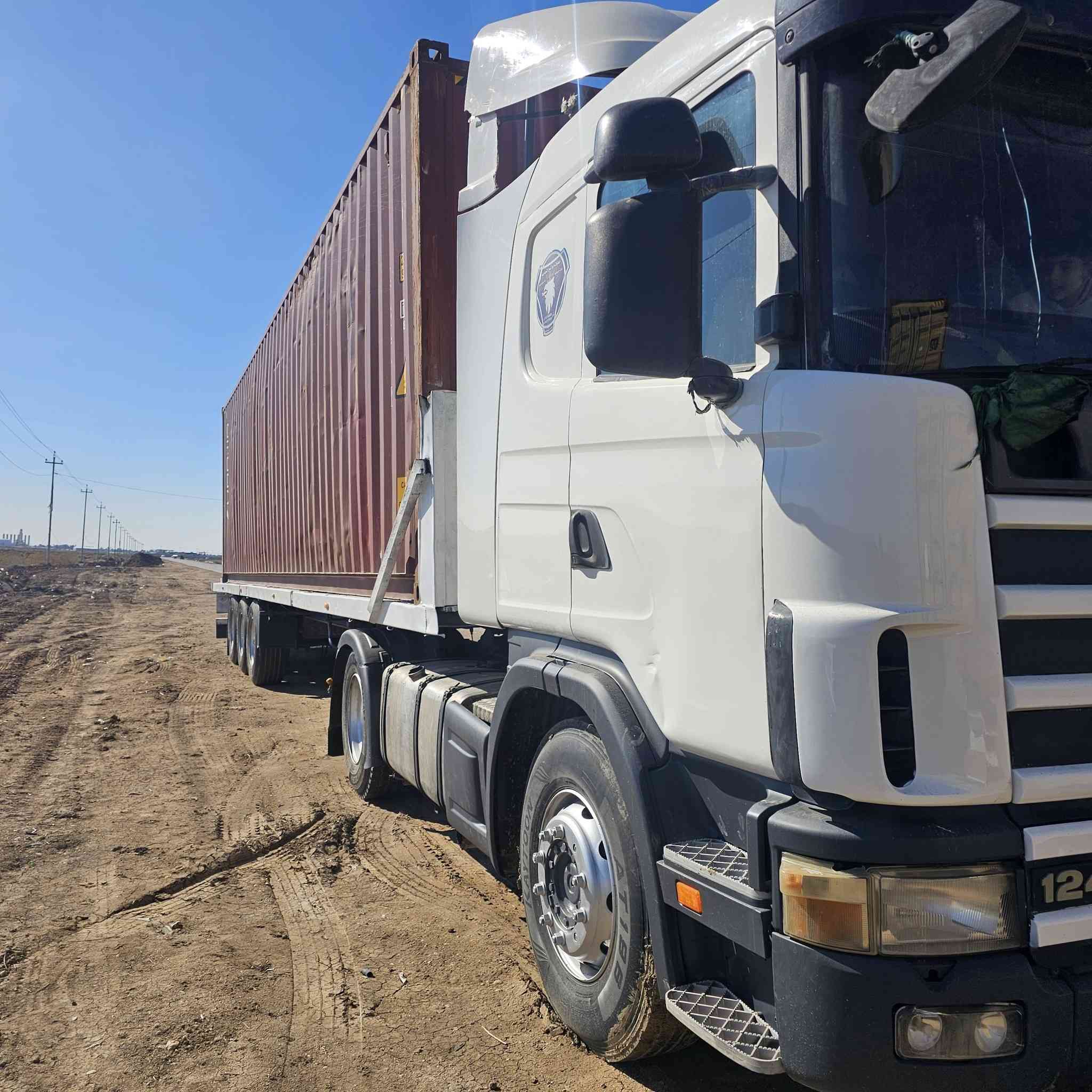 سلام عليكم سياره للبيع محرك جديد كير جديد موديل 2002المكان بابل جبله سعر ٢٥٠وبيه مجال ***********. ***********
