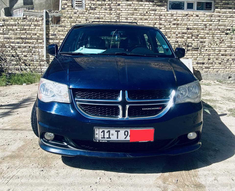 السلام عليكم للبيع دوج كرفان 🇺🇸 أمريكي مديل 2017 رقم بغداد  إنكليزي سنويه مجدده محرك 3600 مواصفات (sxt) فول مواصفات 
بيبان كهربائي ⚡️ +شفط 
شاشه بلادي 
جنطه كهربائي ⚡️ + شفط 
تبريد 3 قطع ثلج ❄️ 
تشغيل عن بعد 
جام 6 كهربائي ⚡️ 
نضام ايكو قتصادي
كشنات جلد + مخمل كشنات منفصل 
ضرر السياره نصف الجاملغ راجع بارد ونصف البنيد 
لغود شواصي كفاله عامه السعر 160 وبيهه مجال (***********)(***********)
