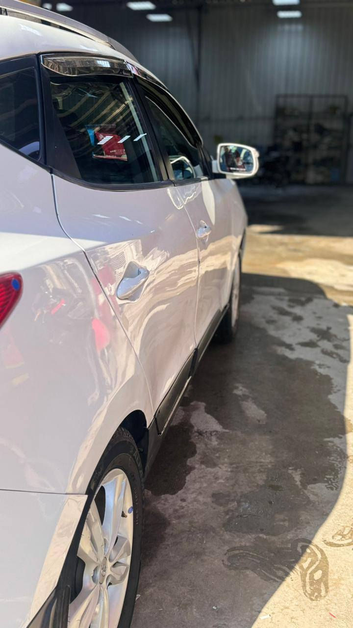 مكلف بنشر
توسان 2013  وارد خليجي 
رقم بغداد نكليزي 
مكينه 2000 
حادث السياره باب وجاملغ نفسهن 
وباب صندوك وحافت بنيد 
بدون دواخل  مكان السياره بغداد الزعفرانيه
لتواصل رقم ‎***********
