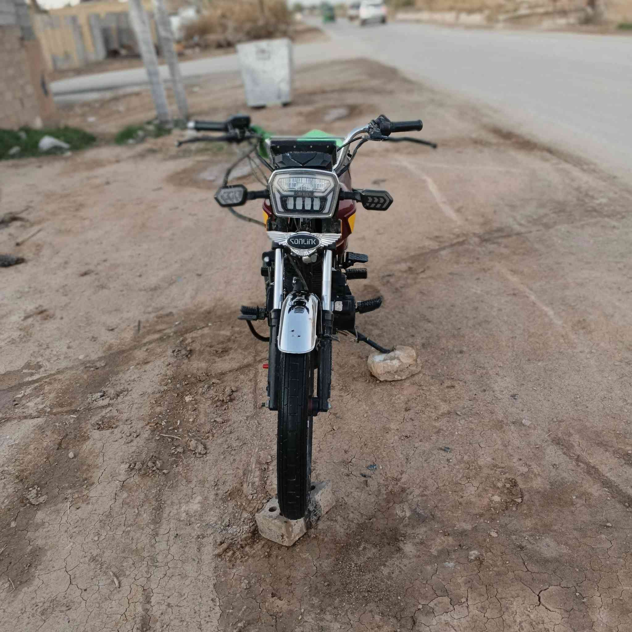 السلام عليكم دراجة للبيع دراجة حلوة موديل 25 ما بيهة اي نقص الدراجة كفالة عامة المكينة ما ممدودة عليهة سبانة خمس نمر مكينة200 الكهرباءيات كلة شغال سويچ بصمة تشغيل عن بعد السعر 750 وبي مجال العنوان ديالى خان بني سعد الرقم ***********
