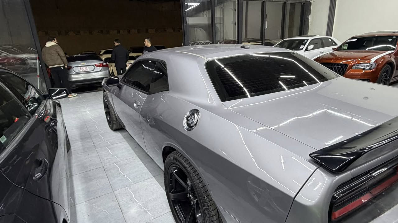 السلام عليكم 
جالنجر 2017
ماشيه 100 الف مايل
تشغيل عن بعد
شاشه جبيره
ويل كب جديد 
طخم تايرات جديده
كير مكينه كهربائيات تبريد طخم مكفول
صفحه وبوند صبغ 
السعر 133 وبيها مجال بسيط
رقم وسنويه جديد شرط التحويل والغرامات
المكان موصل معارض الجديده معرض RTR
***********
