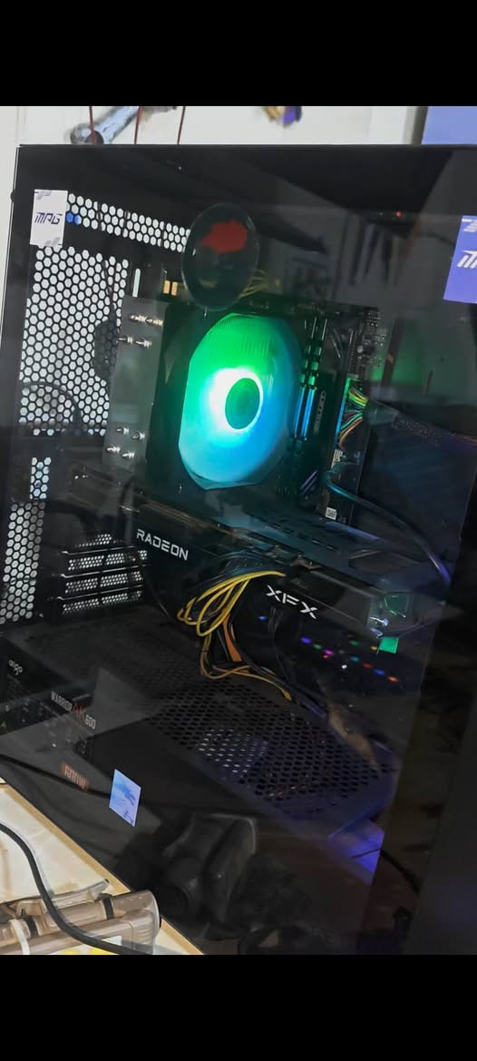 حاسبه العاب المعالج i5 12400f
ولكارت شاشه rx6700xt 12gb xfx 3fan
الرام DDR4 8*2 3200 السرعه مالتهن 
المذر بورد color ful H610M-D EVO V21
الكارت شاشه مقرنه بل rtx 3070 او rtx 4060 وابحث عنه وشوف منو اقوا
الهارد m.2 512gb و 512hdd و 128ssd 
مجموع الذاكره 1150gb
وياها كيبورت ميكانيكي وموس باد وموس
مكاني البصره الزبير السعر مليون و100 وبيه مجال
هاذ رقمي ***********
