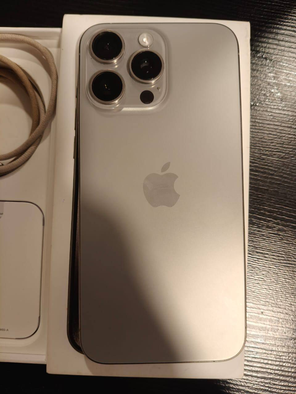 ايفون 15برو ماكس شرق اوسط
نسبه البطاريه 86% ذاكره 256
الجهاز نظيف بدون تصليح او تبديل 
وياه كارتونه وكفر اصلي وكيبل شحن اصلي
بصره ابي الخصيب 
السعر 1025000
***********
