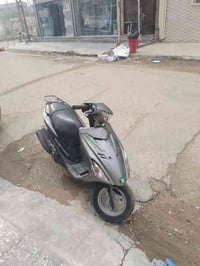 دراجه ادرس سوزوكي للبيع ب 600 مشاكلها البطاريه و الهندر رايدله شد 0786...