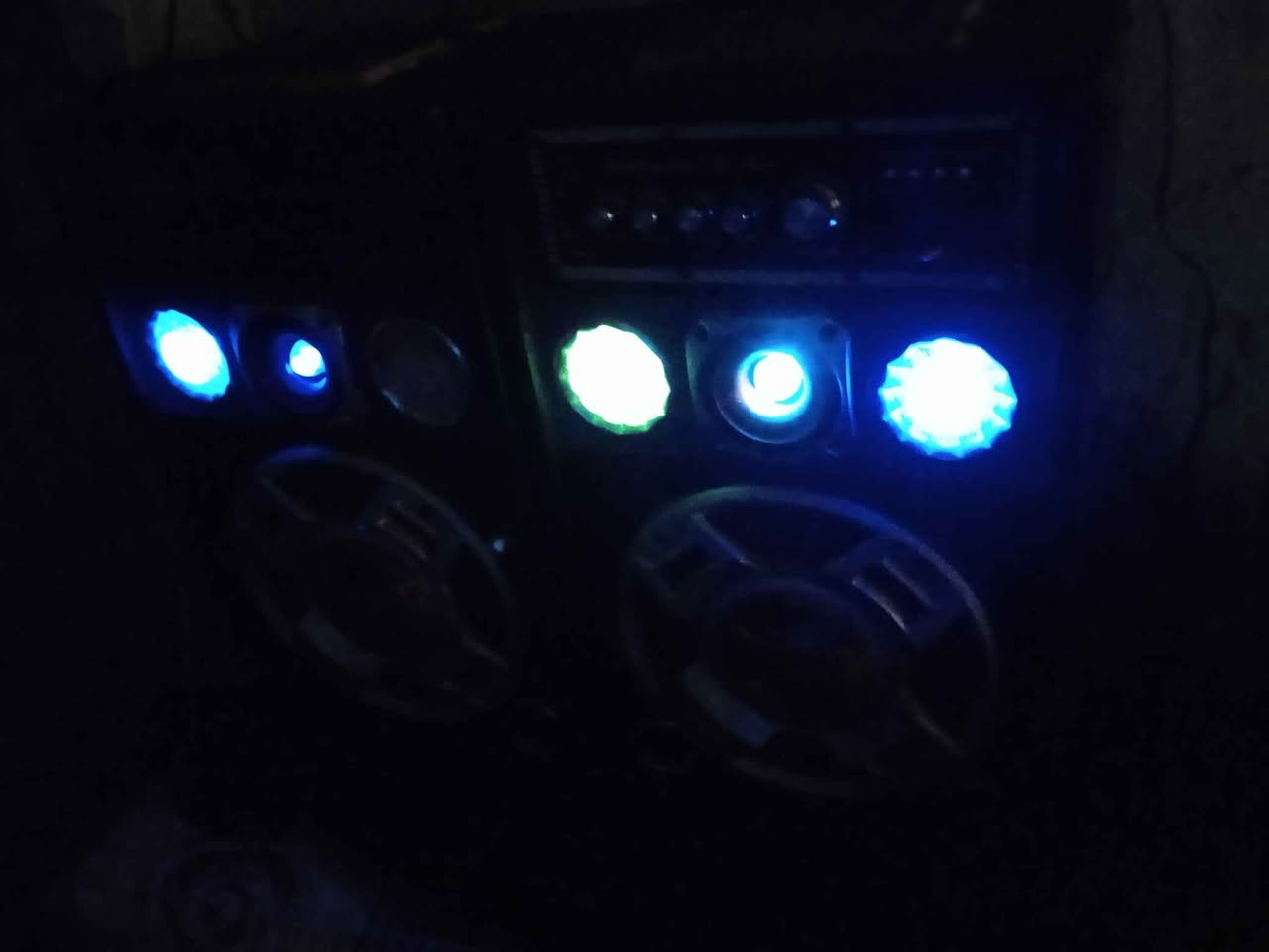 سماعات للبيع ب65مكاني نجف عسكري كبل قرب مطعم ابو عقيل للستفسار *********** النجف, العراق
