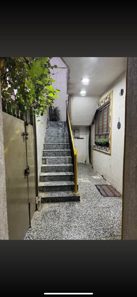 ‏دار للبيع منطقة الطين او الطائي طابقين طابق معزول عن الثاني من للاستفسار أكثر اتصال فقط غير موجود على الفيس اتصال فقط ***********
