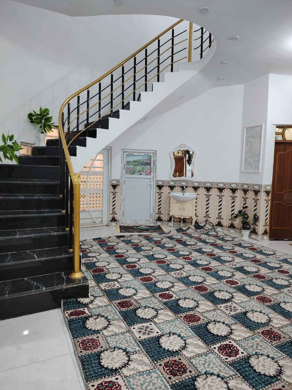 دار للبيع حي القصور الزراعي مساحه ٤٥٠ سند ٢٥ الاستفسار ***********
